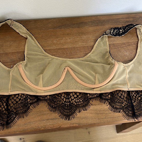 For love and lemons bralette. NWT. Black lace. XS - Picture 4 of 5